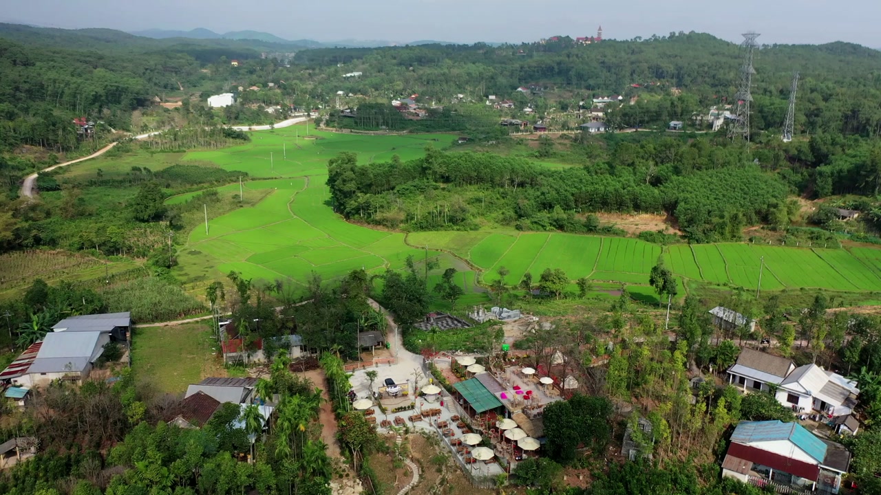 View thung lũng ruộng xanh tại Huế